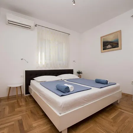 Sunset City Apartment Split